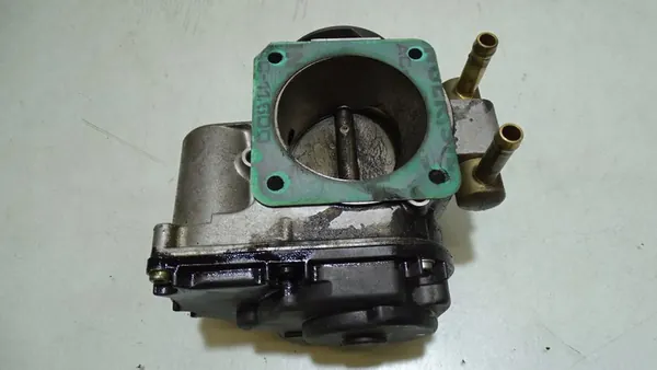 Corpo de borboleta Volkswagen Golf III 1.9TD OEM 037133064D image 6