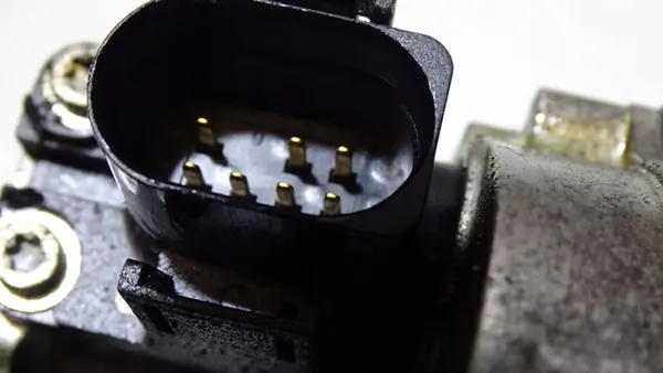 Corpo de borboleta Volkswagen Golf III 1.9TD OEM 037133064D image 8