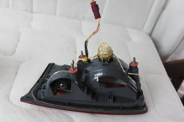 Lámpara Reflectora Trasera Izquierda BMW 5 F11 Touring OEM 7203227 image 3