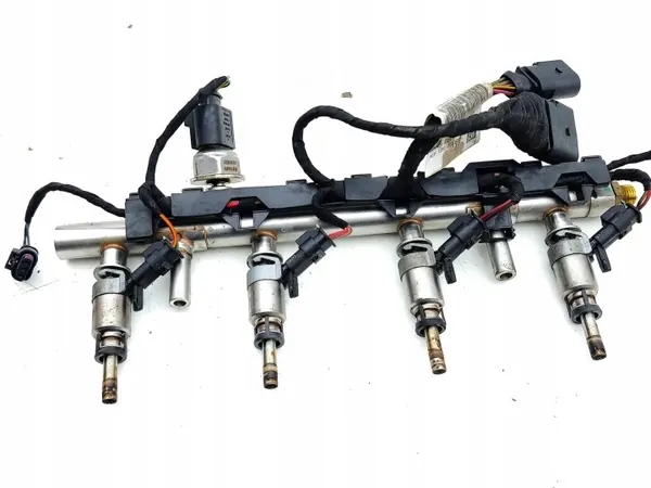 Rail d'injection Audi Q5 Essence OEM 06K133317AA image 6