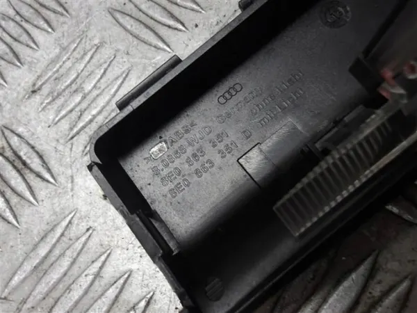 OEM 8E0863351D Aschenbecher-Abdeckung Audi A4 B6 Avant image 4