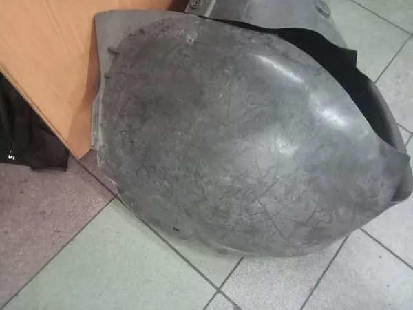 Etummaisen oikean pyöräkaaren Volkswagen Golf V image 2