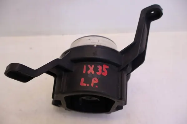 Halogen Right Mounting Bracket OEM halogen ix35 image 3