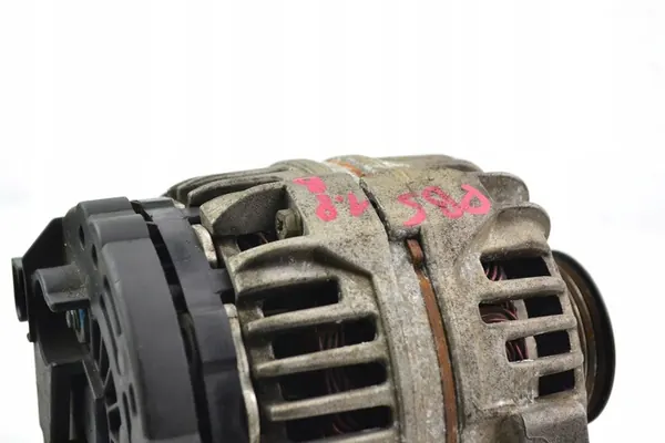 VW Passat B5 Audi A4 B5 Vaihtovirtageneraattori 90A image 3