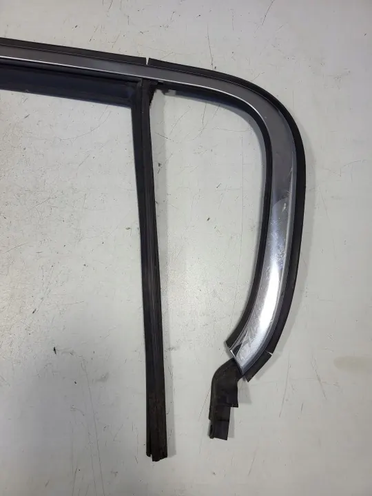 Joint de porte arrière droit OEM 9677887480 Peugeot 308 II image 4