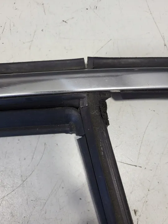 Joint de porte arrière droit OEM 9677887480 Peugeot 308 II image 5