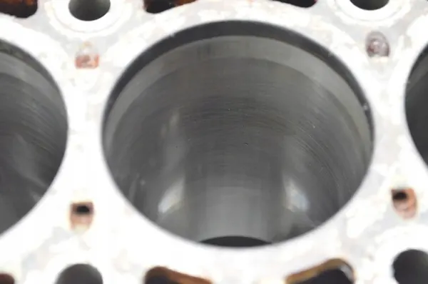 Hyundai ix35 Motorblock OEM 211002F000 - Gebraucht image 7