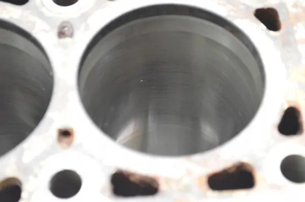 Hyundai ix35 Motorblock OEM 211002F000 - Gebraucht image 8