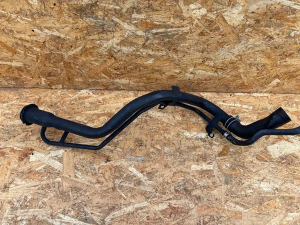 Tubería de llenado de combustible Mitsubishi ASX OEM image 4