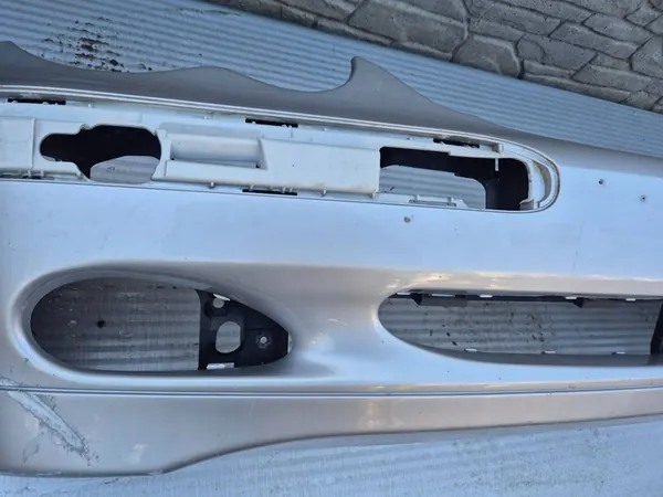 Parachoques delantero Mercedes W203 image 3