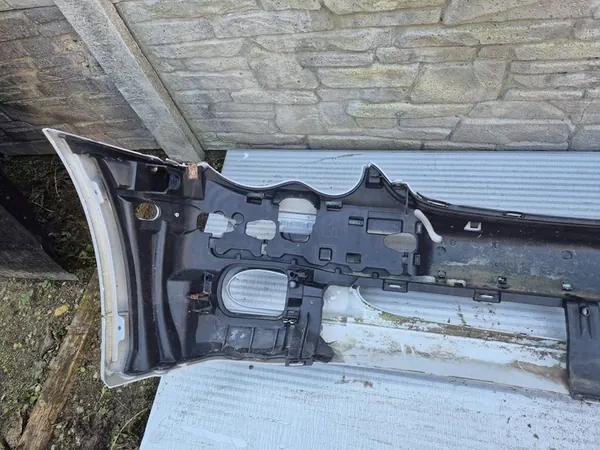 Parachoques delantero Mercedes W203 image 7