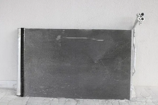 VW Touareg Ilmastointiradiaattori 7P0820411B image 2