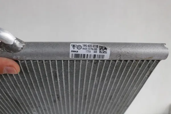 VW Touareg Ilmastointiradiaattori 7P0820411B image 4
