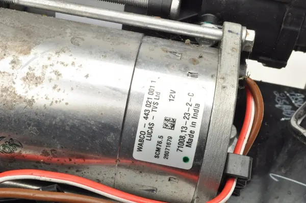 Compressor BMW OE usado OEM 6894450 para i4 2024 image 3