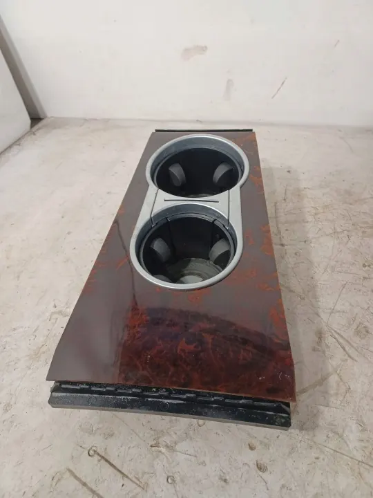 Muggfäste Mercedes-Benz GL X164 OEM A1646800714 image 2