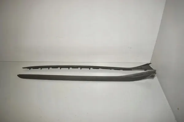 BMW iX1 X1 U11 Höger vindrutslist OEM 9478898 image 2