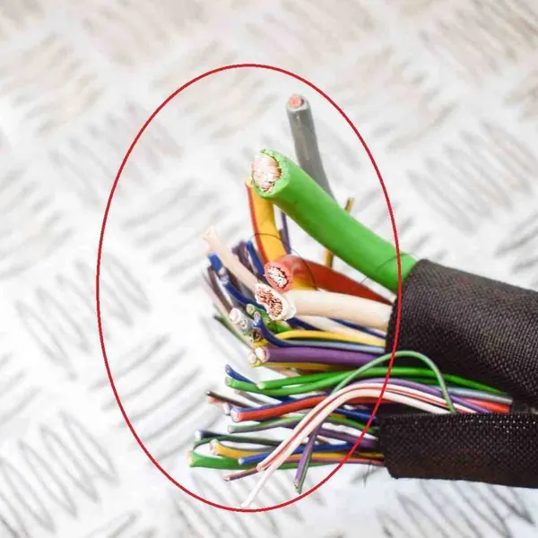 Caixa de Fusíveis Ford Transit 2.2L 2014 OEM 71547483 image 7