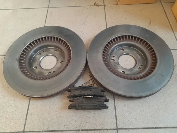Discos de freno delanteros Kia OEM 51712C6000 - Usados image 5