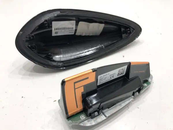 Antenne OEM 6826326 pour BMW G30 Berline image 4