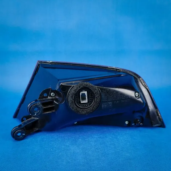 Luz trasera izquierda de aleta MATRIX Audi A7 S7 RS7 4G8 image 5