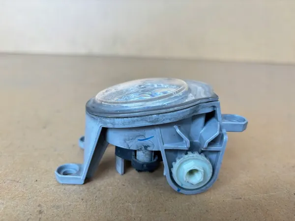 Farol de neblina halógeno Toyota C-HR image 2