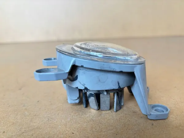 Farol de neblina halógeno Toyota C-HR image 4