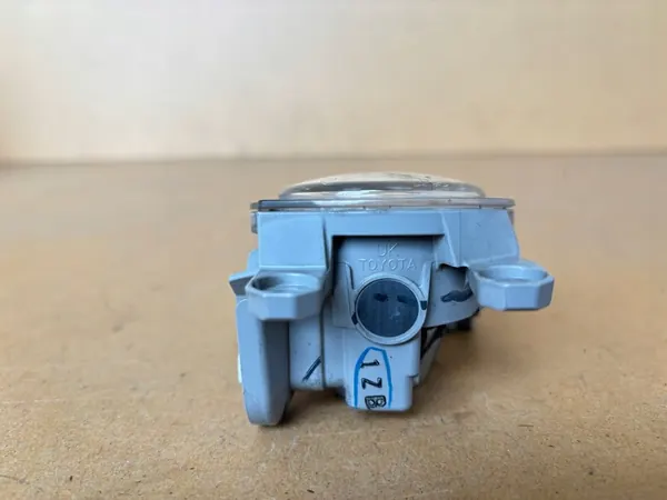 Farol de neblina halógeno Toyota C-HR image 5