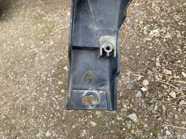 Scivolo di montaggio scarico AUDI A6 C7 sinistro posteriore 4G0807363C image 7