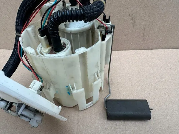 Polttoainepumppu OPEL ASTRA H III 1.6 16V image 3