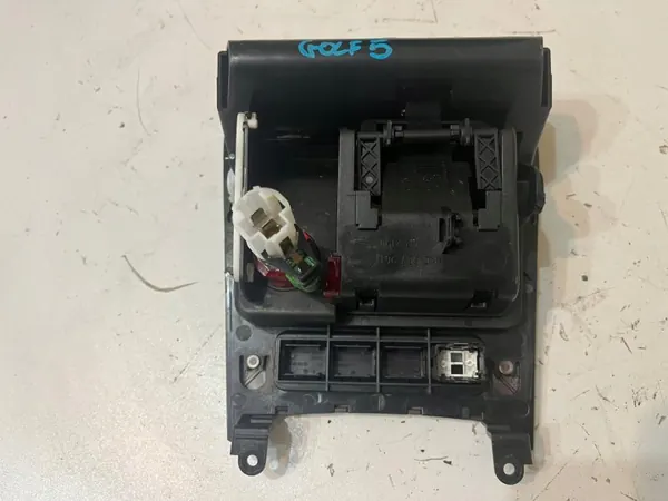 VW Golf V Aschenbecher OEM 1K0857961 - Gebraucht image 6