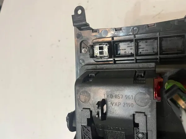 VW Golf V Aschenbecher OEM 1K0857961 - Gebraucht image 7