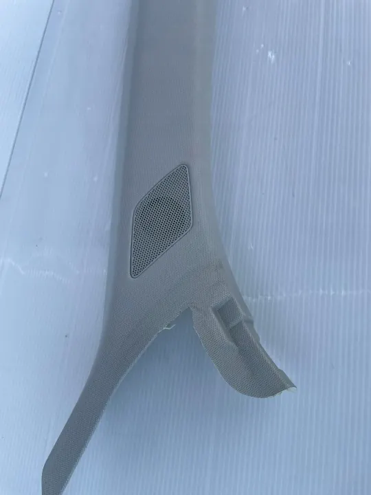 Audi Q3 A-Säulenabdeckung Rechts OEM 83A867234A image 3