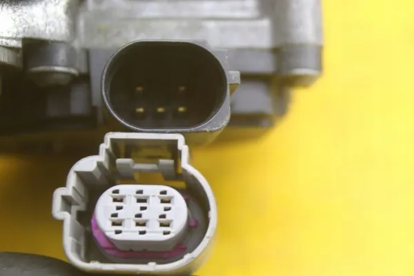 EGR-venttiili OEM 04L131150 VW Passat B8 2.0 TDI image 5