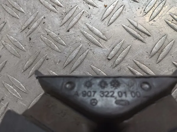 SPRINTER 907 18- Bladfjäderbussningar A9073220100 image 2