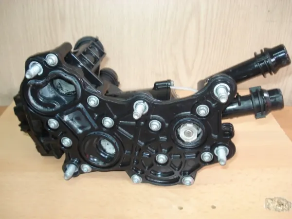 Carcasa de termostato VW Audi Seat Skoda 05L121111S image 5