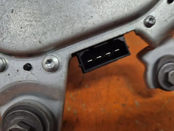 Heckwischermotor SKODA FABIA II 10-14 5J7955711C image 2