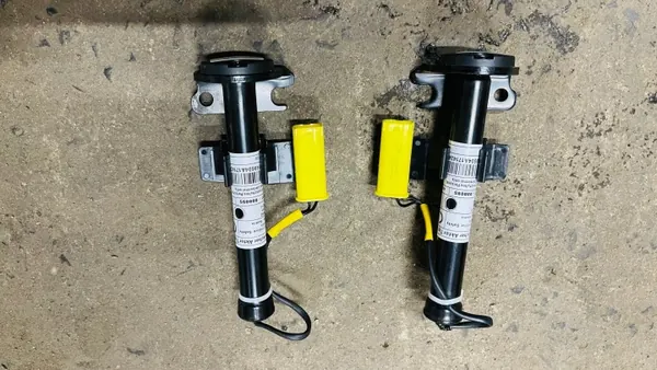 Linke pyrotechnische Kartusche OEM 51237397495 BMW image 2