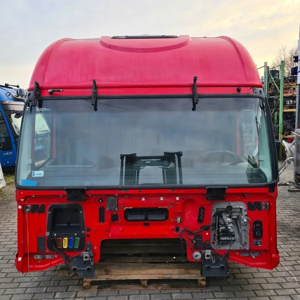 Cabina sem portas Iveco Stralis E5 manual OEM image 3