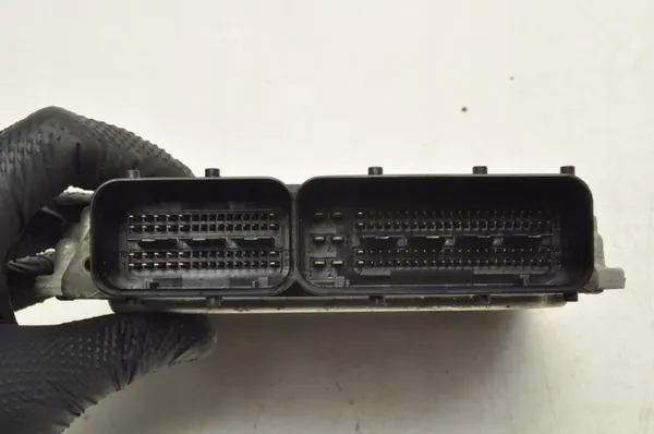 Kia Sportage III 2.0D Motorregelaar OEM 39101-2F566 image 3