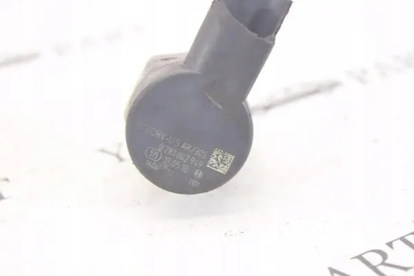 BMW E90 E91 E87 2.0D Régulateur de pression de carburant image 2