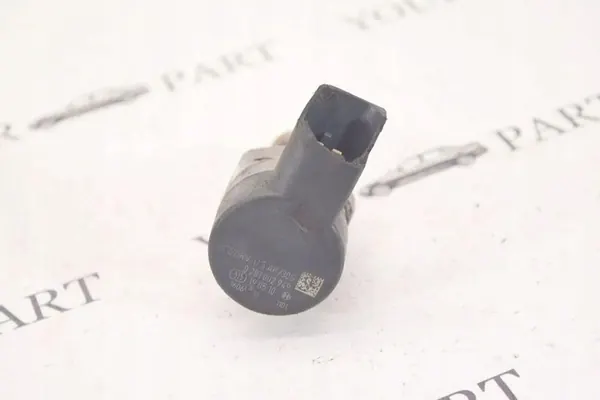 BMW E90 E91 E87 2.0D Régulateur de pression de carburant image 3