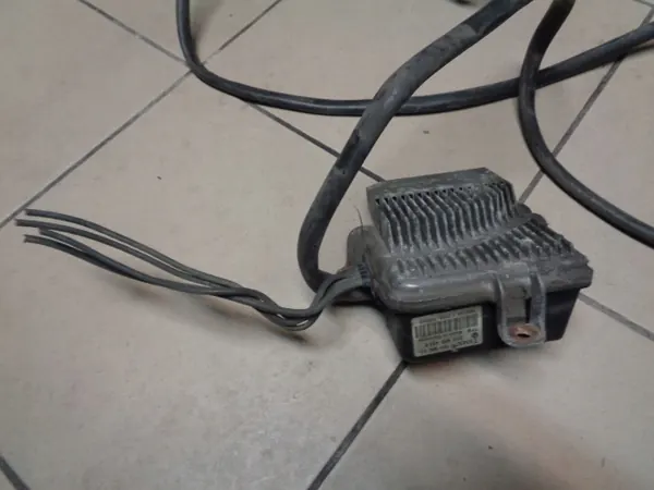Relé de ventilador OEM 3D0959453E con cable largo image 7