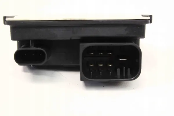 BMW F10 F11 F30 F31 Sytytyspistokkeen Ohjain 8519472 image 4