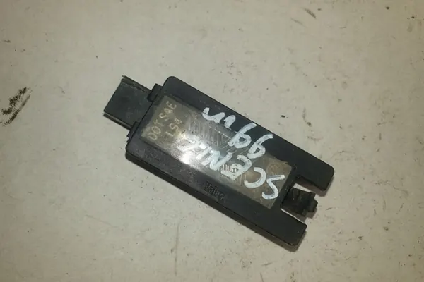 Luz de matrícula RENAULT LAGUNA I 7700842700 image 4