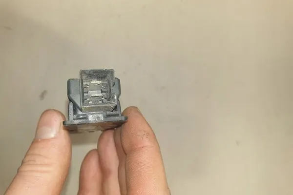 Luz de matrícula RENAULT LAGUNA I 7700842700 image 5