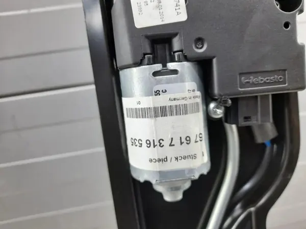 BMW Kattoikkumoottori OEM 7316535 5-sarja G30/G31 image 9
