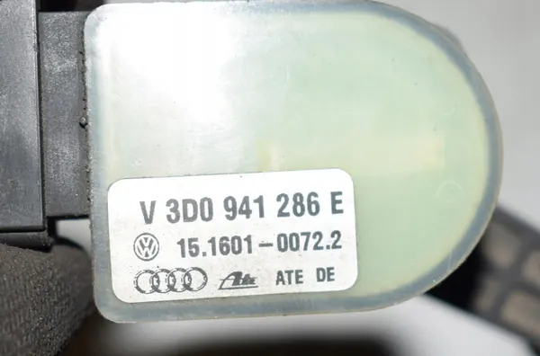 VW Phaeton II Lift Vorderer rechter Federungssensor image 2