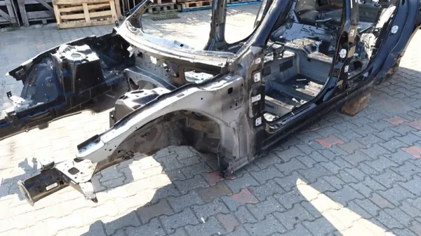Maserati Ghibli 14- Quart Avant Gauche OEM 1149168744 image 3