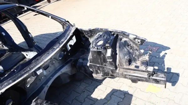 Maserati Ghibli 14- Quart Avant Gauche OEM 1149168744 image 4
