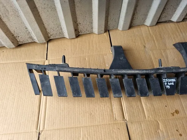 PEUGEOT 308 T9 II SW Deslizamento de Para-choque Traseiro OEM 9800981980 image 5